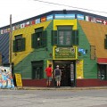 Typische bunte Wellblechfassade im Touristenviertel La Boca in Buenos Aires