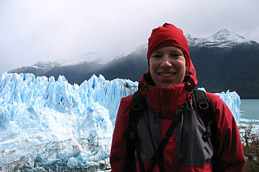 Mal wieder ein Bild von mir - warm eingepackt vor dem Perito Moreno Gletscher.