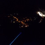 Beleuchtete Skipisten in Davos