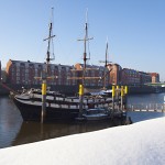 Das Pannekoekeship Admiral Nelson an der Bremer Schlachte im Winter