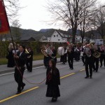 Umzugsteilnehmer an der Parade zum Nationalfeiertag in Jorpeland