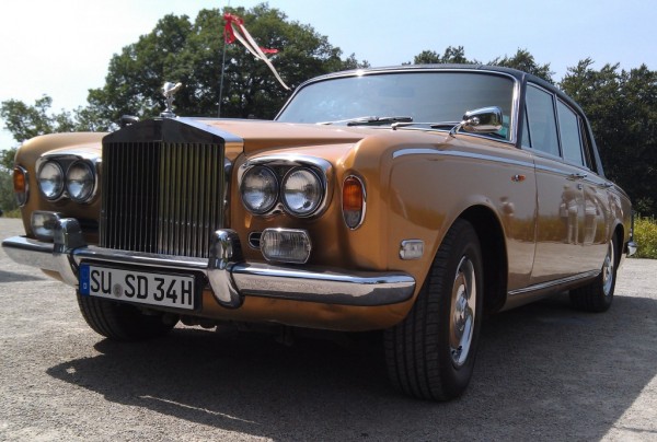 Der goldene Rolls-Royce von Paul Spinat auf der Drachenburg