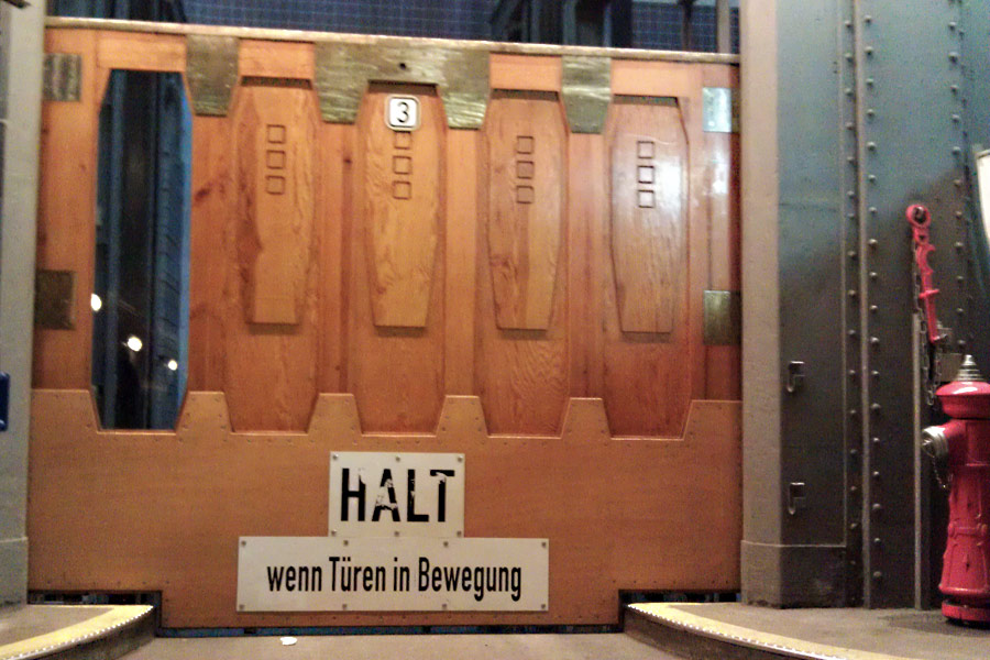 Aufzug für PKW im Alten Elbtunnel Hamburg