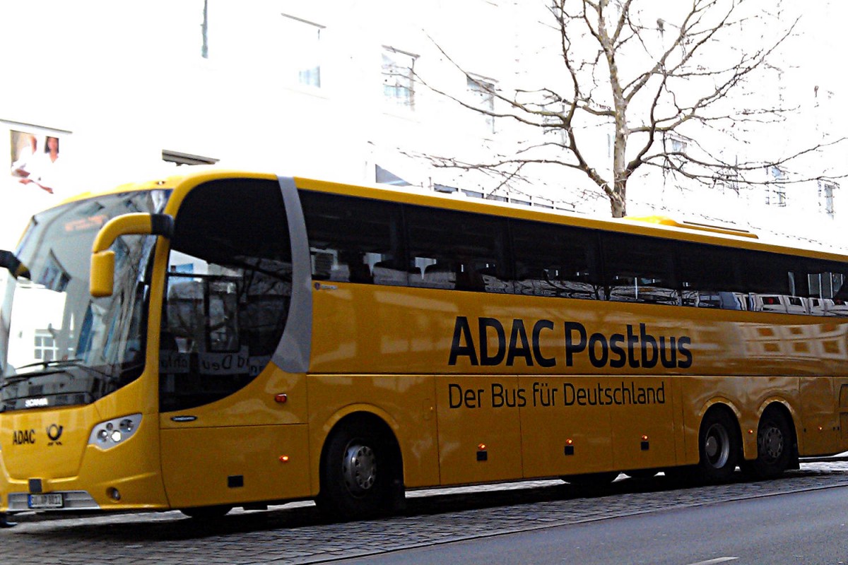 ADAC Postbus am Busbahnhof Bremen