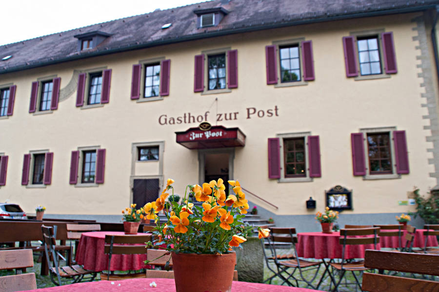 Der Gasthof zur Post - direkter Nachbar des Klosters in Schöntal