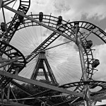 Achterbahnen und Riesenrad auf dem Wiener Prater