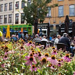 Entspannte Atmosphäre in den Straßencafés von Antwerpen