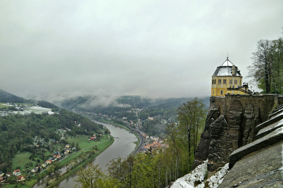 Blick auf die Elbe von der Festung Königstein mit Schnee