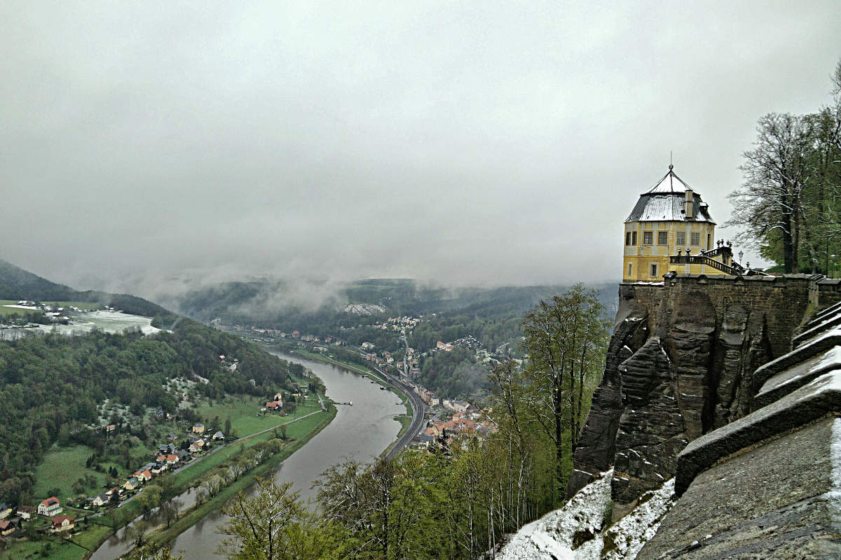 Blick auf die Elbe von der Mauer der Festung Königstein