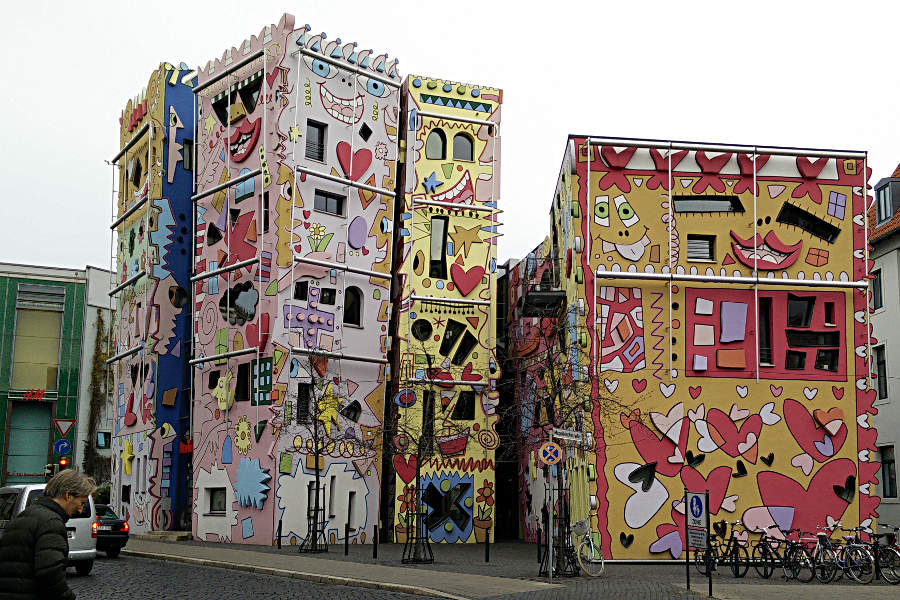 Das Happy Rizzi Haus am Eingang des Magniviertels